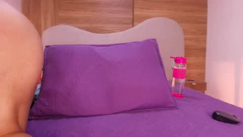 auroraa_miller online show from 10, 4, 2026