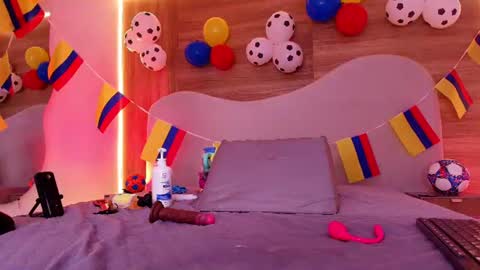 auroraa_miller online show from 18, 6, 2026