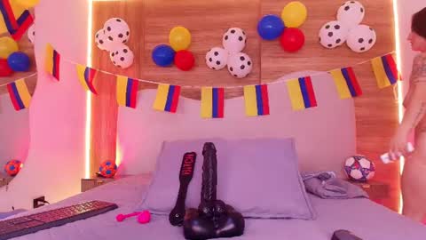 auroraa_miller online show from 19, 6, 2026
