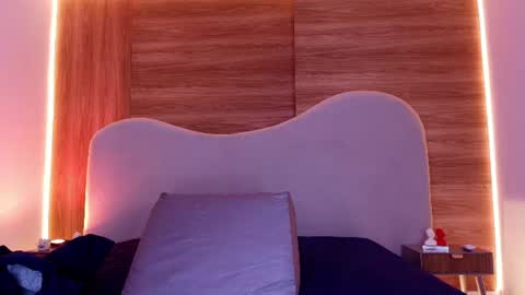 auroraa_miller online show from 7, 7, 2026