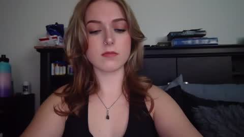 Snapshot of auroralightz1 chatting on 8, 8, 2026 auroralightz1 online show from 8, 8, 2026