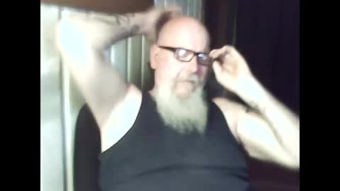 Snapshot of aussie44 chatting on 16, 4, 2026 aussie4inch online show from 16, 4, 2026