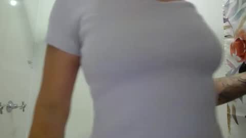 Snapshot of aussielovingxxx chatting on 13, 12, 2024 Milf4u online show from 13, 12, 2024