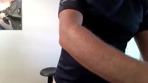 Snapshot of aussiemaninmelbourne chatting on 4, 4, 2026 aussiemaninmelbourne online show from 4, 4, 2026