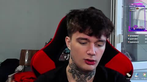 Snapshot of austen_milker chatting on 27, 12, 2024 Austen online show from 27, 12, 2024