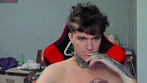 Snapshot of austen_milker chatting on 2, 1, 2025 Austen online show from 2, 1, 2025