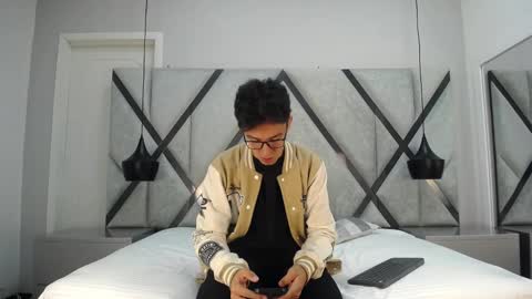 austinreeds online show from 15, 10, 2025