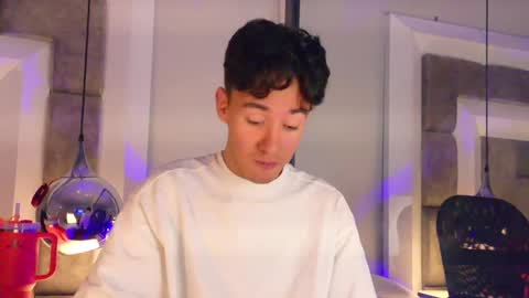 austinreeds online show from 18, 4, 2026