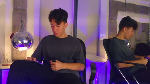 austinreeds online show from 20, 4, 2026