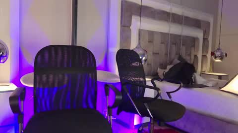 austinreeds online show from 25, 4, 2026