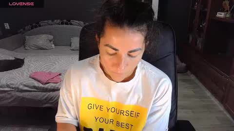 Snapshot of ava__doll chatting on 8, 11, 2025 Ava online show from 8, 11, 2025