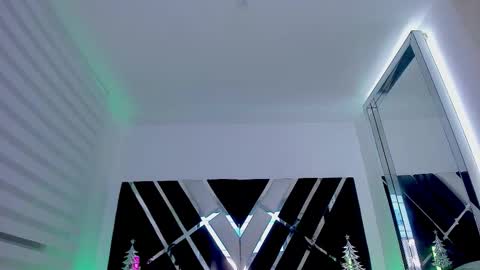 Snapshot of ava_fontana2 chatting on 17, 12, 2025 Ava Fontana online show from 17, 12, 2025