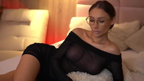 Ava online show from 19, 2, 2025