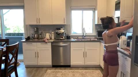 Little Ava  online show from 30, 4, 2026