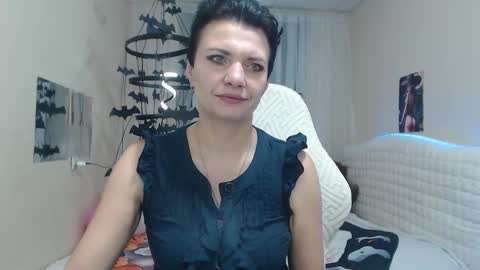Snapshot of avasaturnian chatting on 4, 11, 2025 avasaturnian online show from 4, 11, 2025