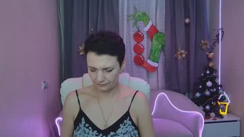 Snapshot of avasaturnian chatting on 20, 12, 2025 avasaturnian online show from 20, 12, 2025