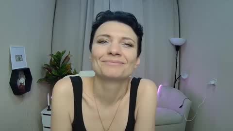 Snapshot of avasaturnian chatting on 4, 3, 2026 avasaturnian online show from 4, 3, 2026