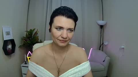 Snapshot of avasaturnian chatting on 5, 3, 2026 avasaturnian online show from 5, 3, 2026