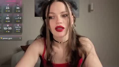Snapshot of avelinehowo_uwu chatting on 12, 6, 2026 Aveline online show from 12, 6, 2026