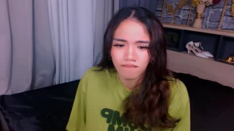 Snapshot of avery_hunt chatting on 19, 12, 2025 Avery online show from 19, 12, 2025