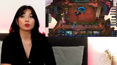 Snapshot of averywillow chatting on 6, 2, 2025 AveryWillow online show from 6, 2, 2025