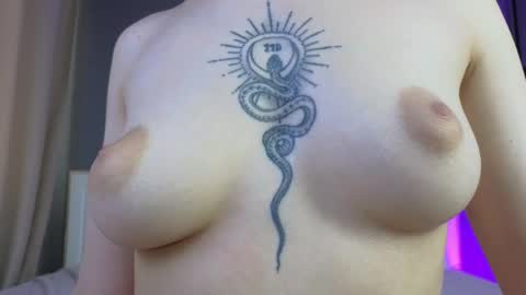 avgustina_love online show from 25, 4, 2026