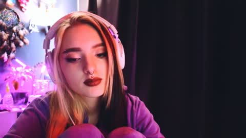 Avriel online show from 7, 12, 2024