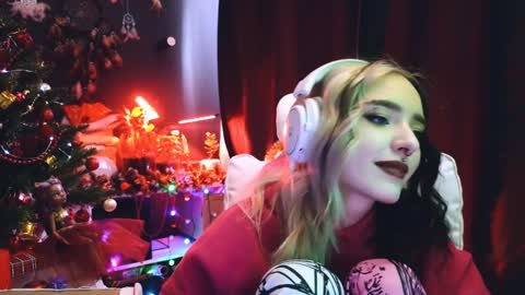 Avriel online show from 25, 12, 2024