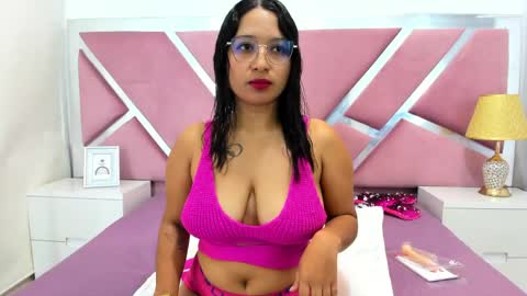 Hot Avie online show from 16, 4, 2026