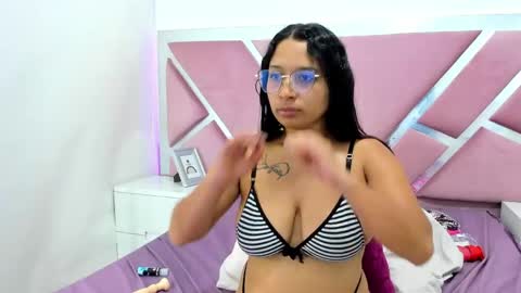 Hot Avie online show from 21, 4, 2026