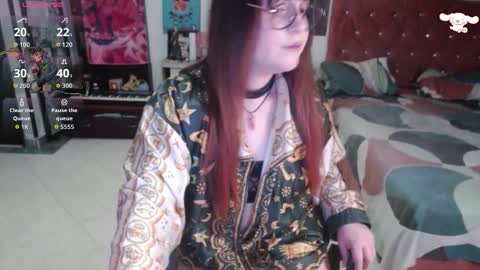 Abril online show from 3, 10, 2025