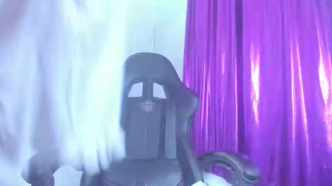 Snapshot of avril_jonson chatting on 7, 10, 2025 avril_jonson online show from 7, 10, 2025