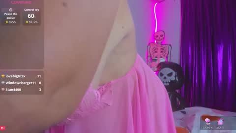 Snapshot of avril_jonson chatting on 24, 10, 2025 avril_jonson online show from 24, 10, 2025