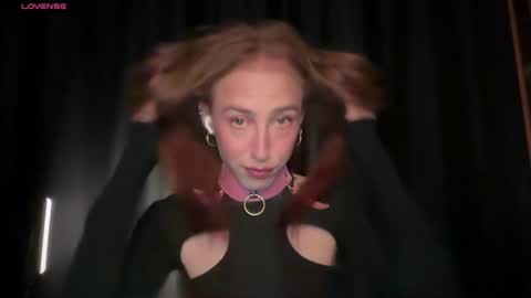 avril_pearly_ online show from 22, 6, 2026