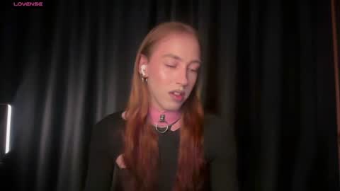 avril_pearly_ online show from 27, 7, 2026