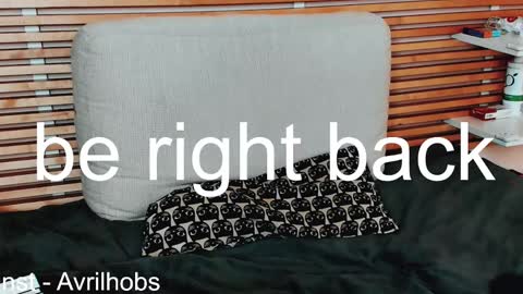 Avril online show from 26, 2, 2025