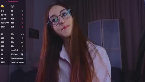 Snapshot of avrillemell chatting on 12, 9, 2025 Avril online show from 12, 9, 2025