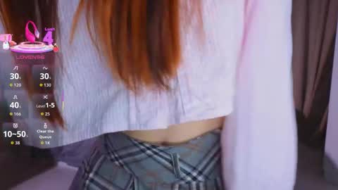 Snapshot of avrillemell chatting on 5, 10, 2025 Avril online show from 5, 10, 2025