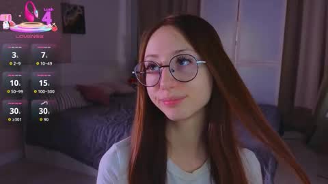 Snapshot of avrillemell chatting on 17, 10, 2025 Avril online show from 17, 10, 2025