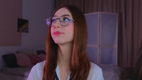 Snapshot of avrillemell chatting on 17, 11, 2025 Avril online show from 17, 11, 2025