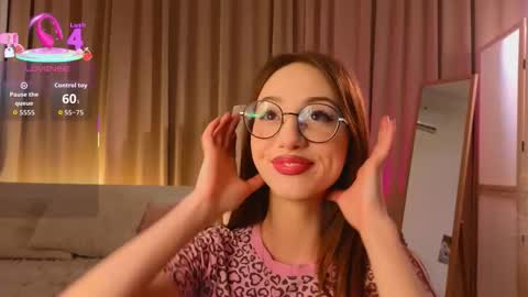 Snapshot of avrillemell chatting on 22, 12, 2025 Avril online show from 22, 12, 2025