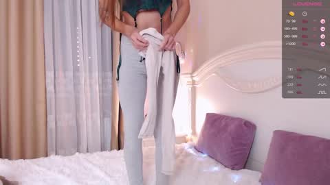 Snapshot of avrora_lew_ chatting on 28, 12, 2024 Avrora Inst online show from 28, 12, 2024