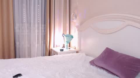 Snapshot of avrora_lew_ chatting on 3, 2, 2025 Avrora Inst online show from 3, 2, 2025