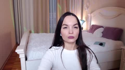 Snapshot of avrora_lew_ chatting on 12, 10, 2025 Avrora Inst online show from 12, 10, 2025