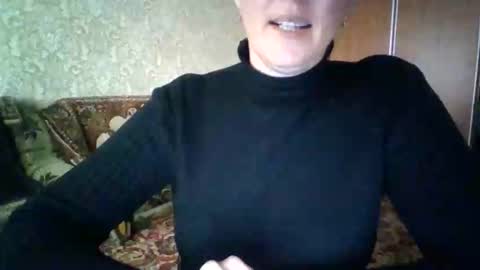 Snapshot of awesomeladyy chatting on 19, 10, 2025 awesomeladyy online show from 19, 10, 2025