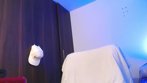 Independiente Model online show from 8, 11, 2025