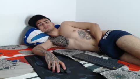 Axel online show from 1, 2, 2025