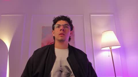 Yooung King  online show from 15, 2, 2026