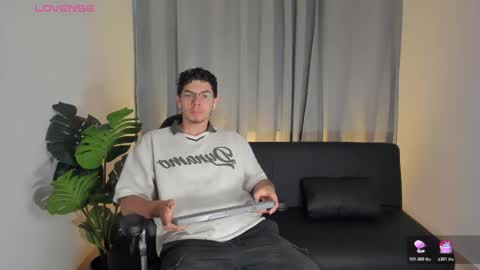 Yooung King  online show from 28, 2, 2026