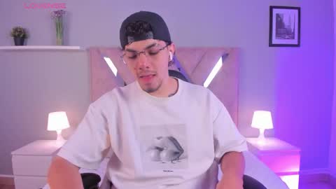 Yooung King  online show from 13, 3, 2026